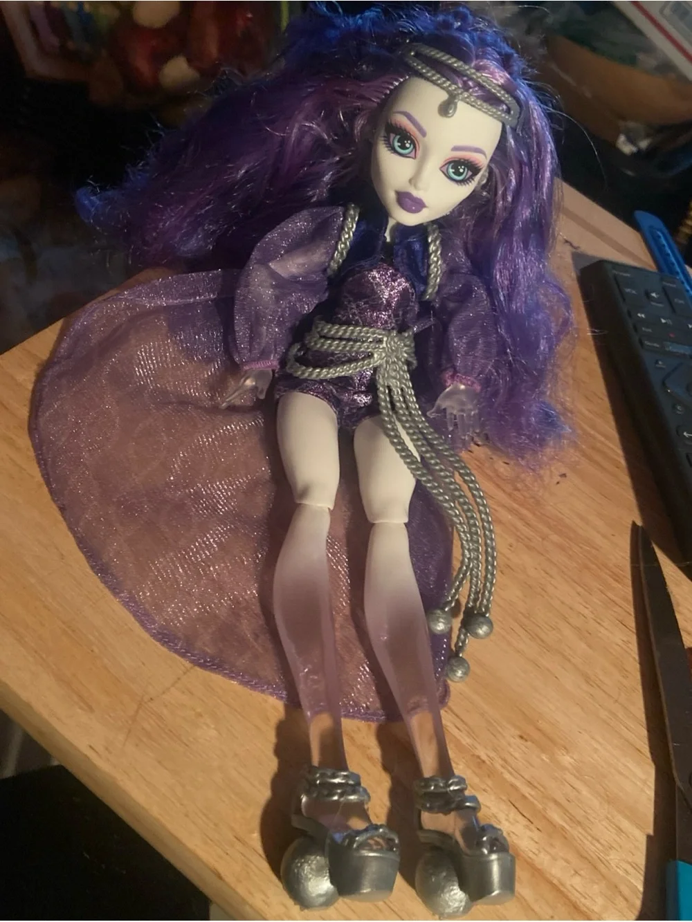 Monster High Spectra Vondergeist Doll Purple Outfit Cape Crown Shoes